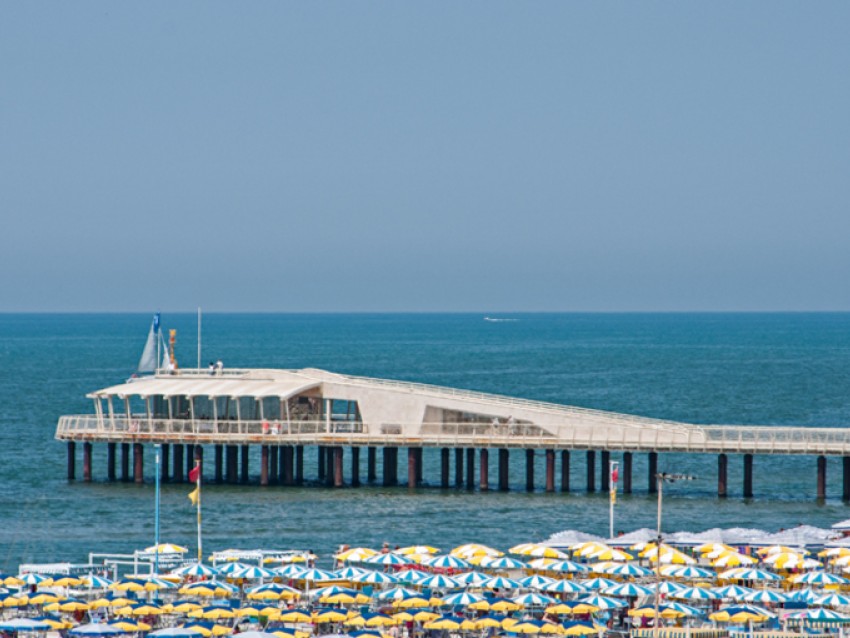 Offerta Hotel LIdo di Camaiore: OFFERTA FINE LUGLIO HOTEL + PENSIONE COMPLETA + SPIAGGIA - PREZZI AL GIORNO A CAMERA  A PARTIRE DA € 220,00